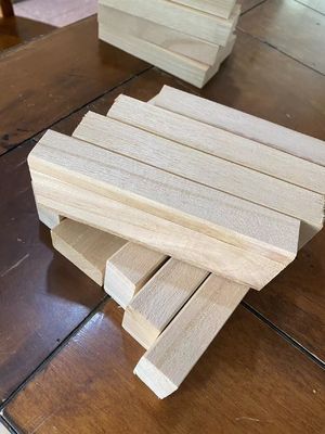 パーソナライズされた厚さを持つパロウニア木製の建物のおもちゃブロック