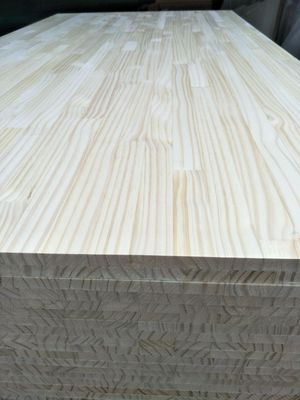 2440*1220mm 水分含有量 8%-12% 固木 装飾用材 パインボード