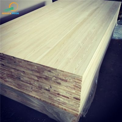 8~12%の水分含有量 固い縁 パーソナライズ可能なプロジェクトのための接着 Pine Panel