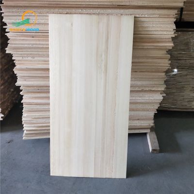 8~12%の水分含有量 固い縁 パーソナライズ可能なプロジェクトのための接着 Pine Panel