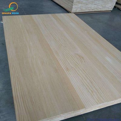 8~12%の水分含有量 固い縁 パーソナライズ可能なプロジェクトのための接着 Pine Panel