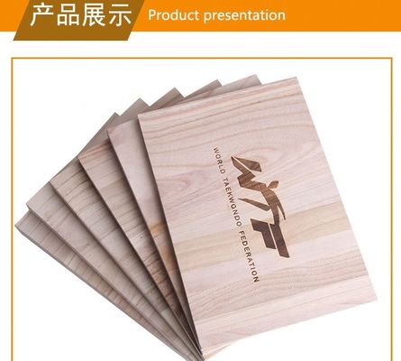 サーフボード 破れた木製のパフォーマンスボード タクワンドと空手競技