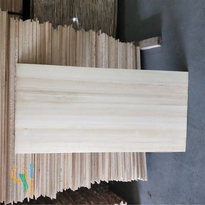 密度480~550kg/m3 8~12%の湿度を持つ松の木家具