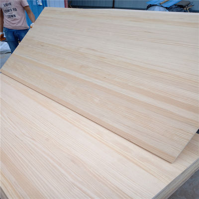 伝統的なデザインスタイル 密度480~550kg/m3のシランド松の木材