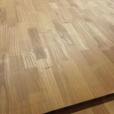 カスタマイズされた 1220x2440mm 炭化固木パネル ゴム指関節硬木板