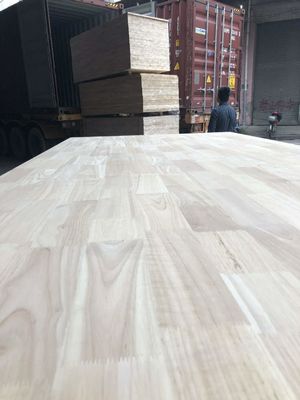 カスタマイズされた 1220x2440mm 炭化固木パネル ゴム指関節硬木板