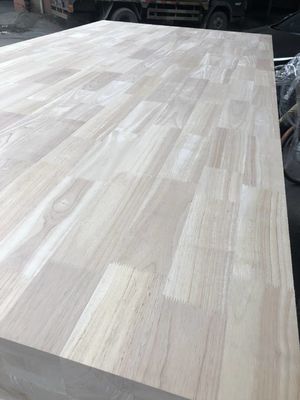 カスタマイズされた 1220x2440mm 炭化固木パネル ゴム指関節硬木板