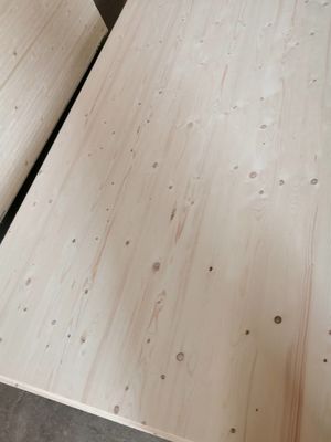 湿度 8-12% 1220*2440mm の現代スプルース木板