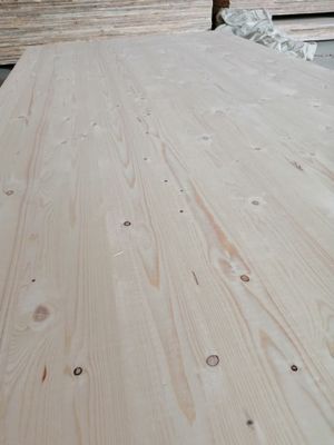 湿度 8-12% 1220*2440mm の現代スプルース木板