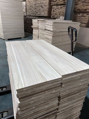 湿度 8%~12% 現代のデザイン 葬儀用材材の市場用パウロニア木